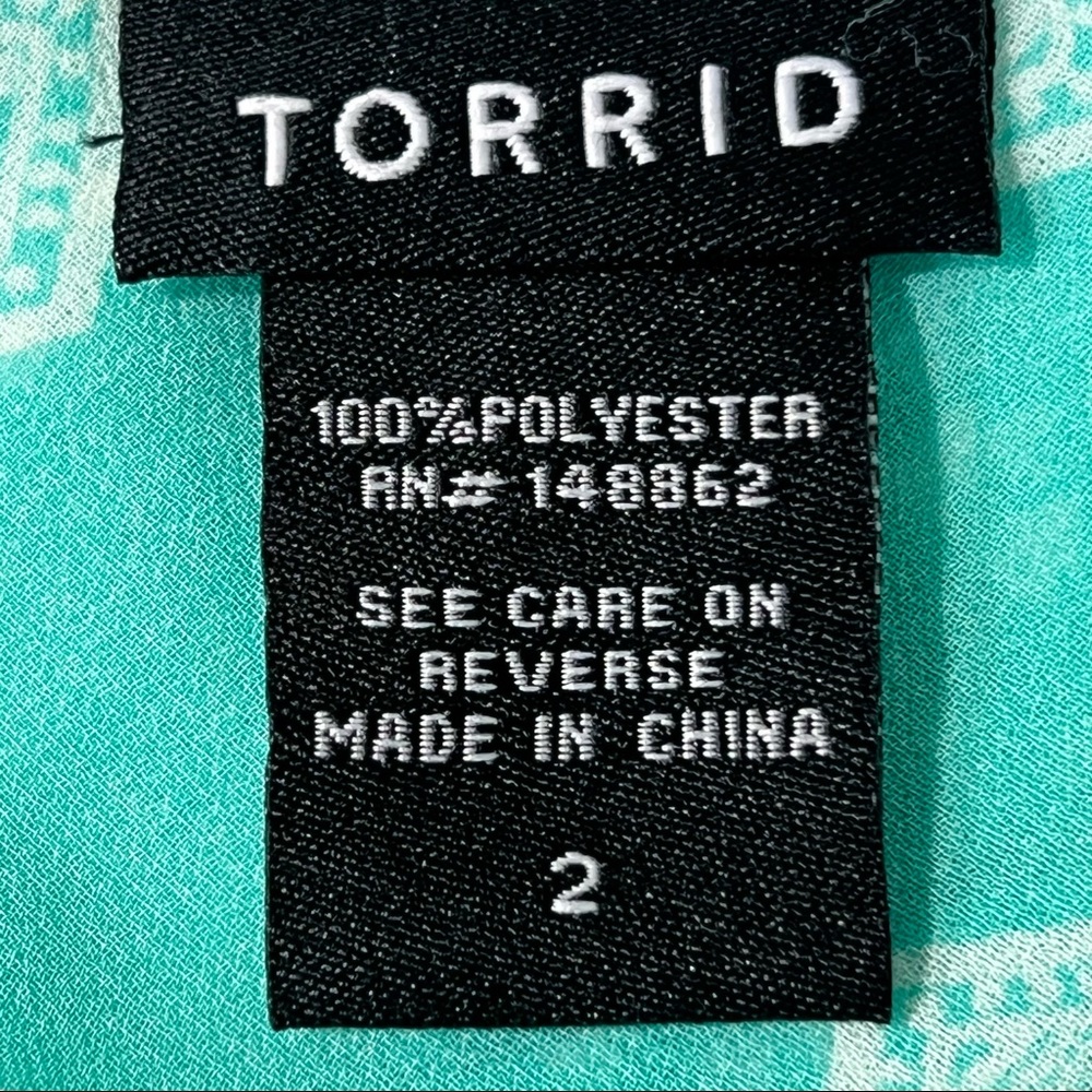 TORRID Blouse Sleeveless Green Sheer Asymmetrical Back Button Plus Size … - Picture 7 of 8